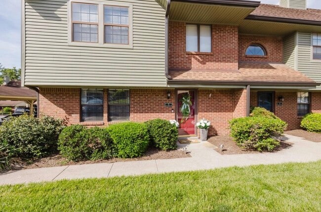 Building Photo - 3441 Laredo Dr