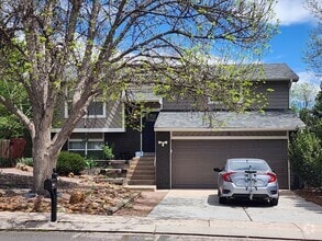 Building Photo - 5427 Alteza Dr