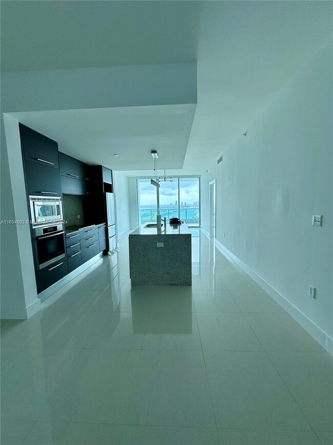 Building Photo - 900 Biscayne Blvd