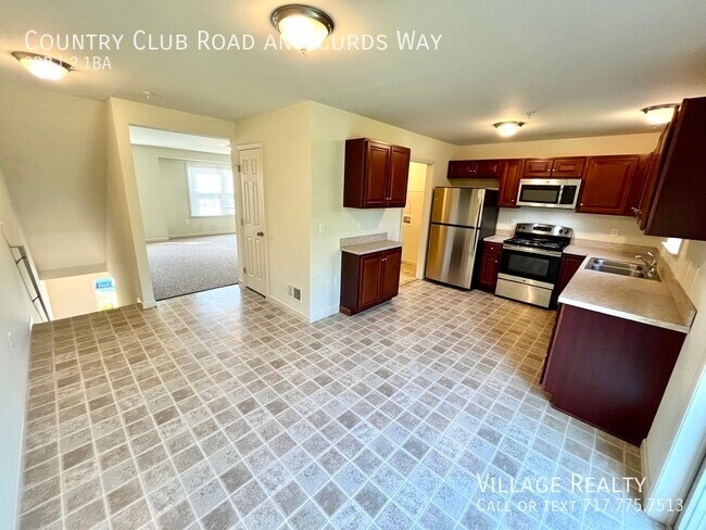 Foto del edificio - 721 Country Club Rd