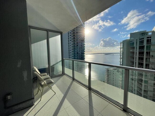 Foto del edificio - 1300 Brickell Bay Dr