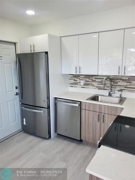 Foto del edificio - 3951 SW 51st St