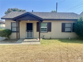 Building Photo - 732 E Fernleaf Ave