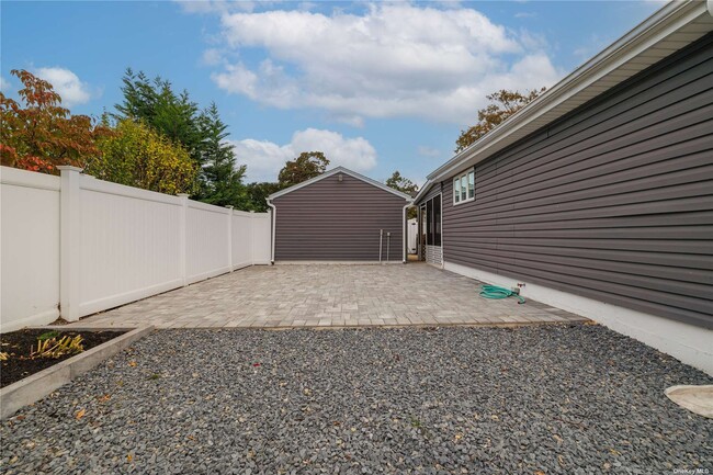 Building Photo - 2444 Bayview Ave