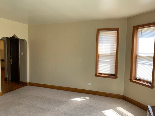 Building Photo - 6641 S Francisco Ave