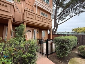 Building Photo - 1599 Delante Terrace