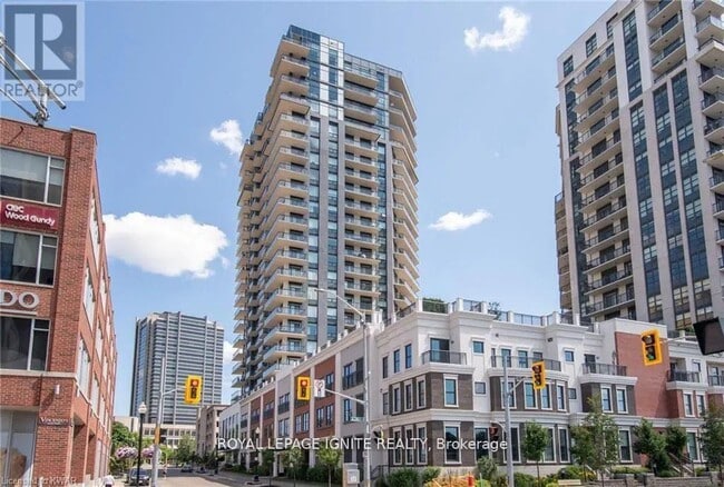 Photo du bâtiment - 155 Caroline St S