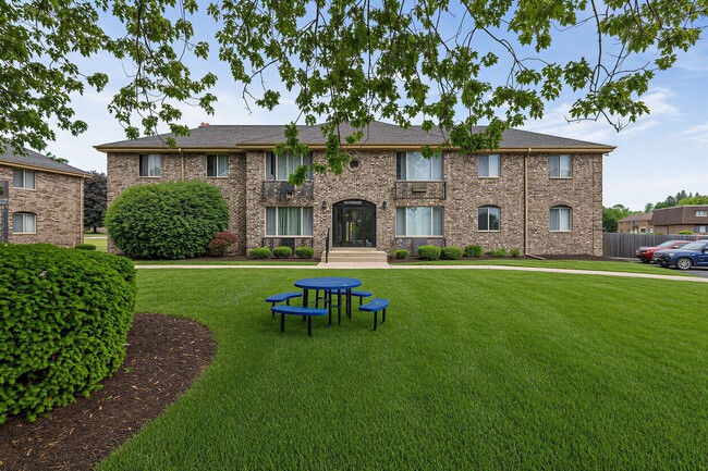 Stone Point Exterior | Apartments - Stone Point