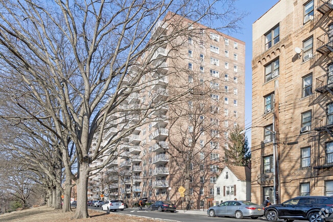 Building Photo - Parkside Apartments