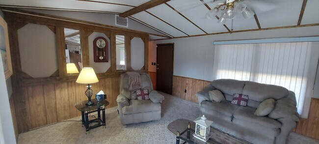 Foto del edificio - 332 N Park Ln