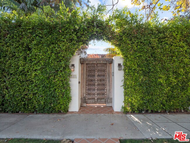 Building Photo - 105 S La Jolla Ave