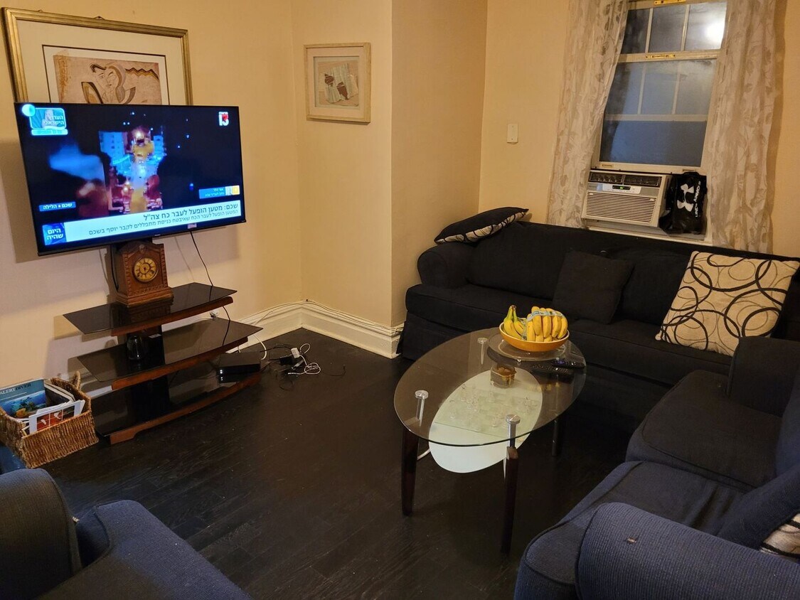 Foto del edificio - 239 N 5th St 2nd Floor 2nd floor (with 4 b...