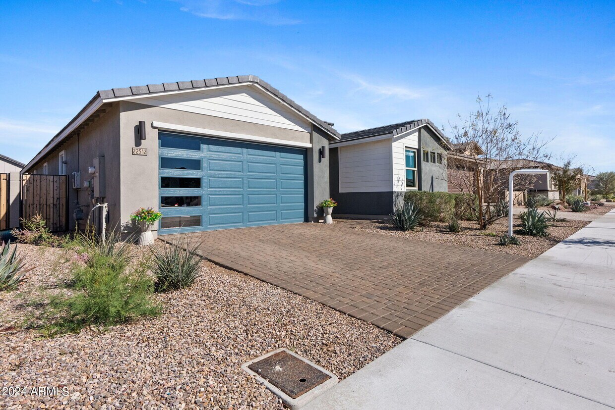 Primary Photo - 22512 E Rosa Rd