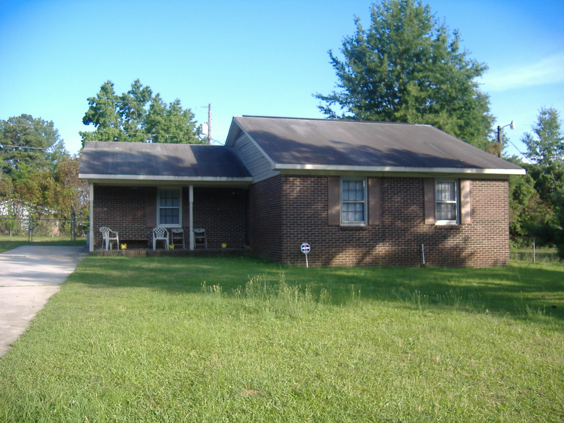 Primary Photo - 109 Ashcroft Dr