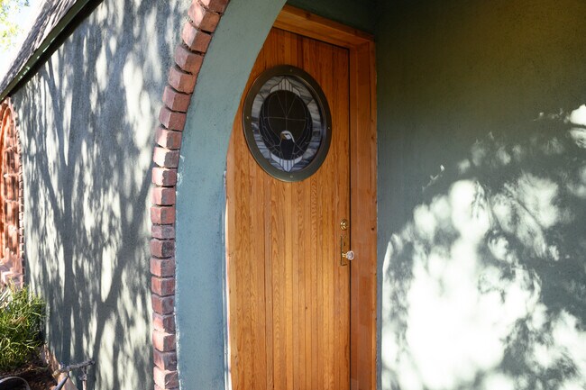 Foto del edificio - 909 W Culver St