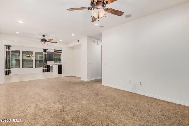Foto del edificio - 5550 N 16th St