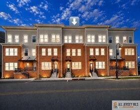 Building Photo - 338 South Dr