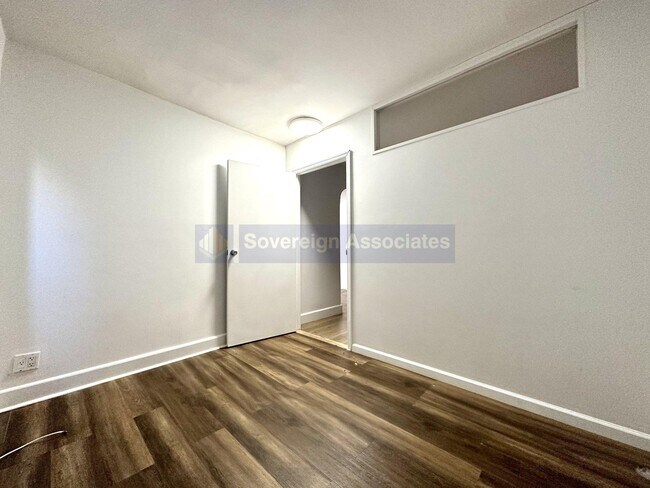 Foto del edificio - 4300 Broadway