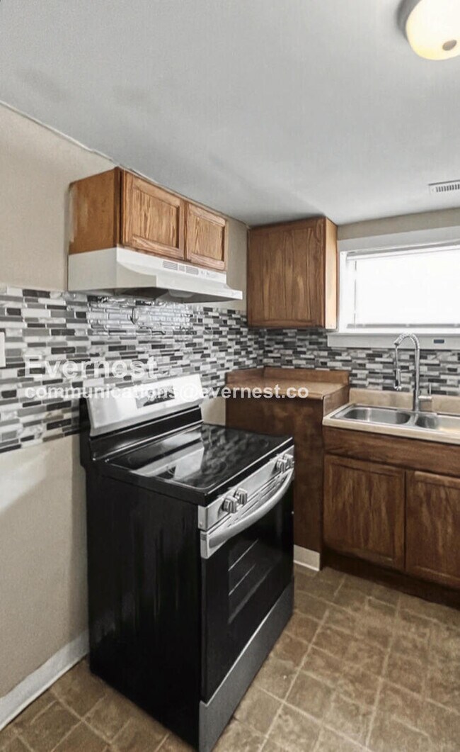 Foto del edificio - 1924 Blackford St