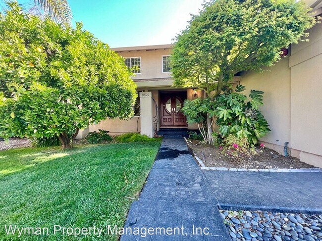 Building Photo - 4 br, 3.5 bath House - 3514 White Cliff Ci...