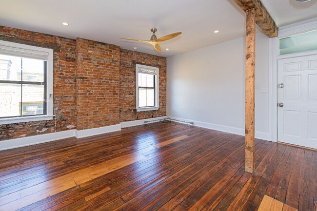 Building Photo - 309 E 13th St