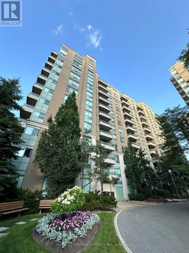 Building Photo - 39 Pemberton Ave
