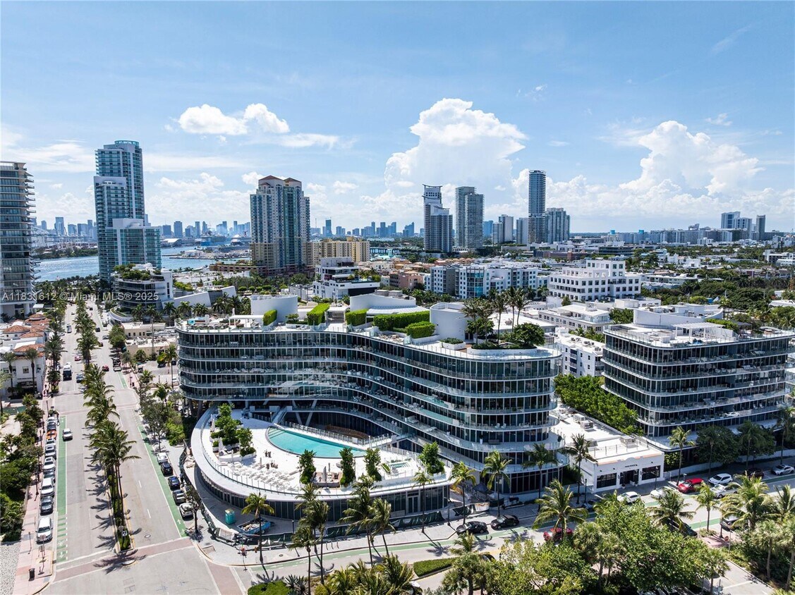Primary Photo - 1 Collins Ave