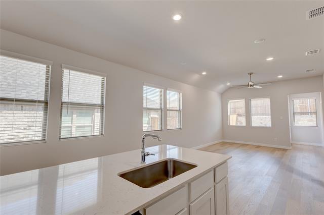 Foto del edificio - 1923 Callington Wy