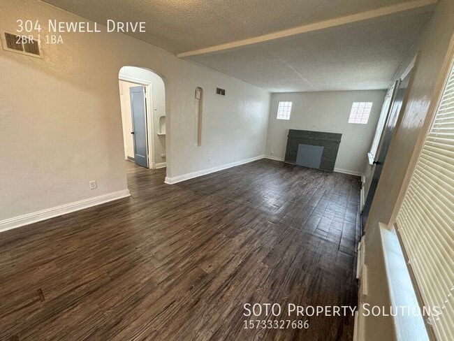 Building Photo - 304 Newell Dr