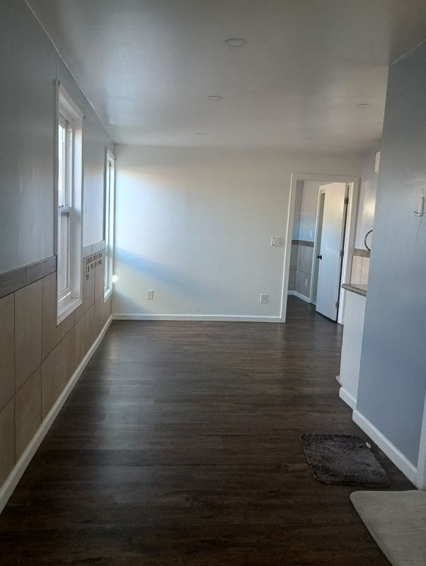 Building Photo - 3867 Winona Ave