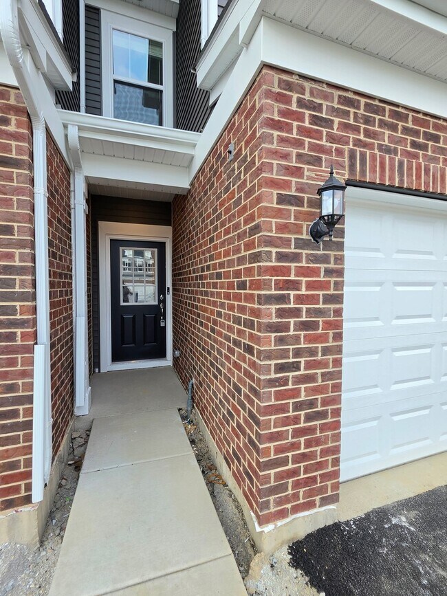 Building Photo - 2309 Horseshoe Cir