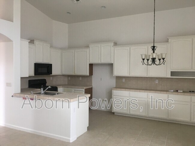 Building Photo - 296 Lone Spur Dr