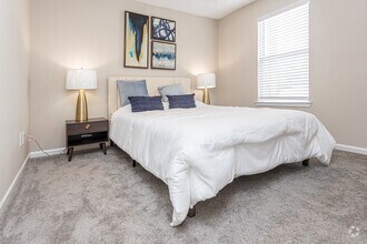 2BR, 2BA - 980SF - Crystal Lake