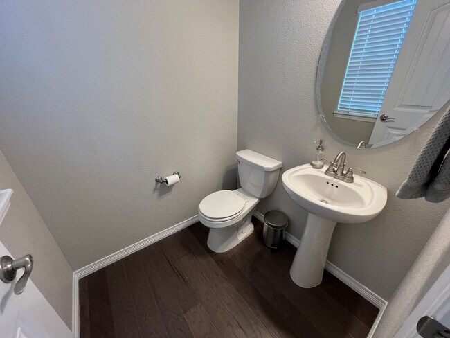 Foto del edificio - Spacious 4 Bed 4 Bath Home in Meridian Ran...