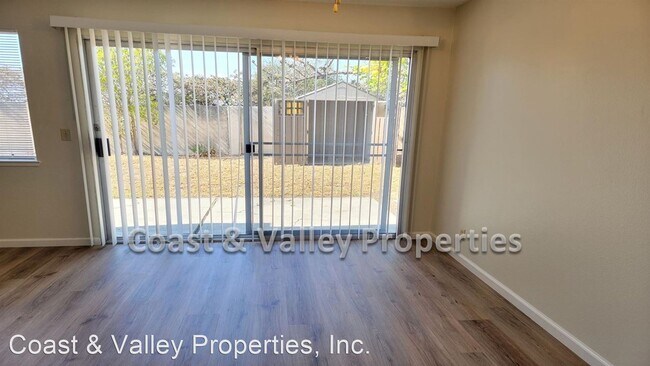Building Photo - 3 br, 2 bath House - 935 Estrada Wy.