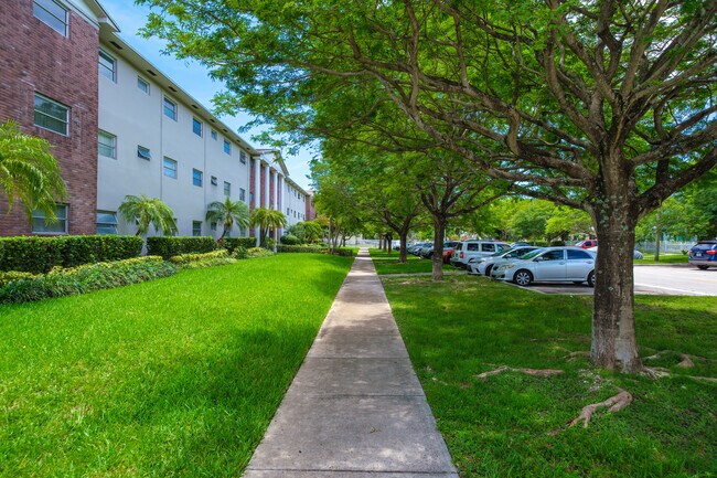 Foto del edificio - 16851 NE 18th Ave