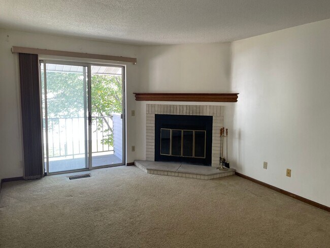 Building Photo - Cozy One Bedroom In Lauderdale - Features ...