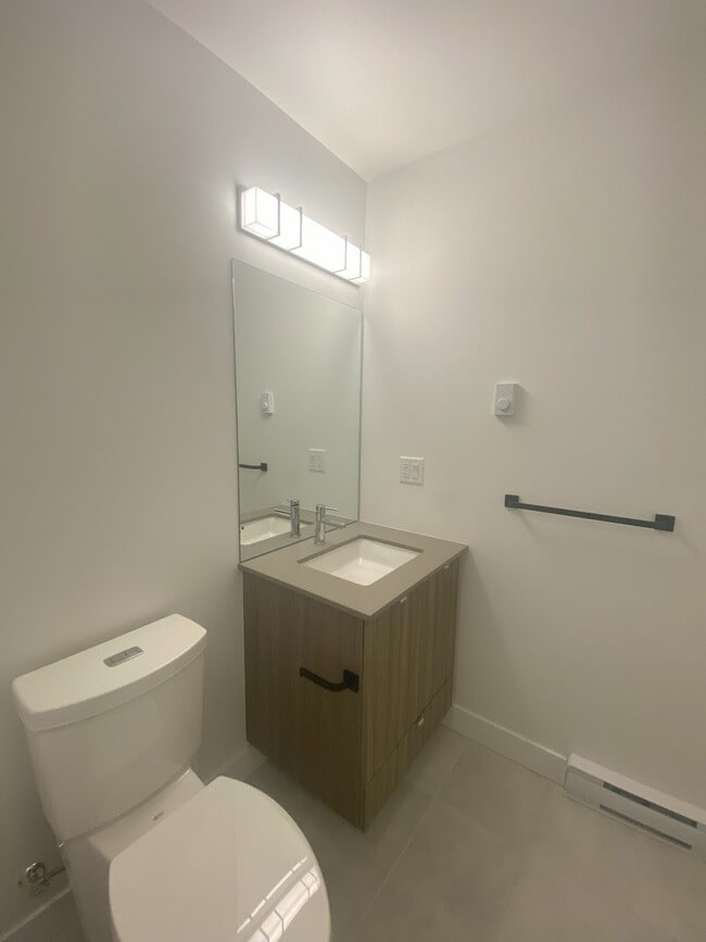 Building Photo - 32838 Landeau Pl