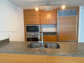 Building Photo - 475 Brickell Ave