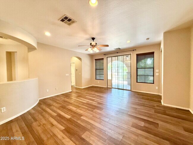 Building Photo - 2849 E Fandango Dr