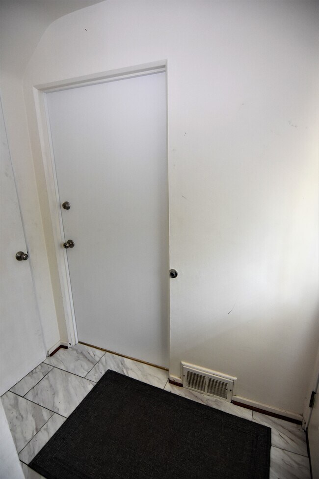 Interior Entrance - 4509 Main St