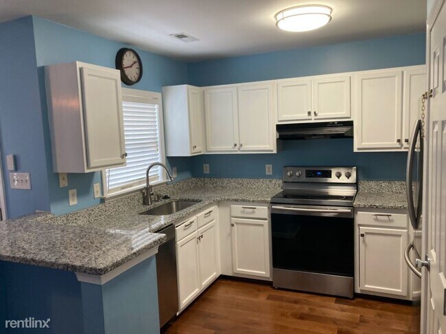 Building Photo - 4 br, 2.5 bath House - 2103 Fairmount Ave