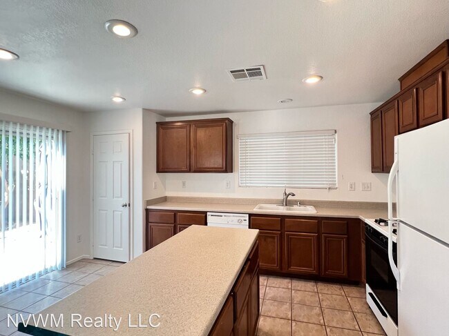 Building Photo - 4 br, 2.5 bath House - 9148 Spirit Canyon Ave