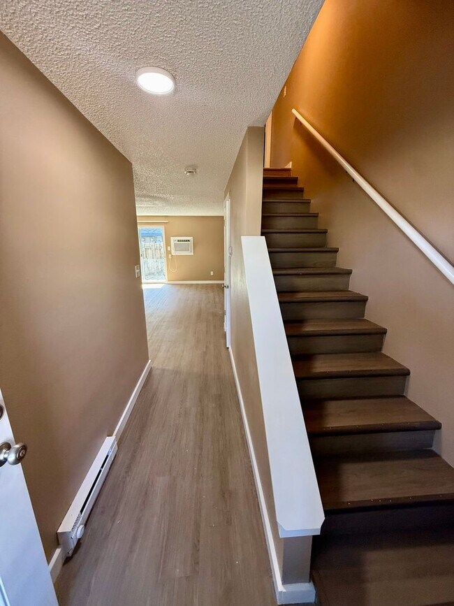 Foto del edificio - 3617-3623 Butternut Drive