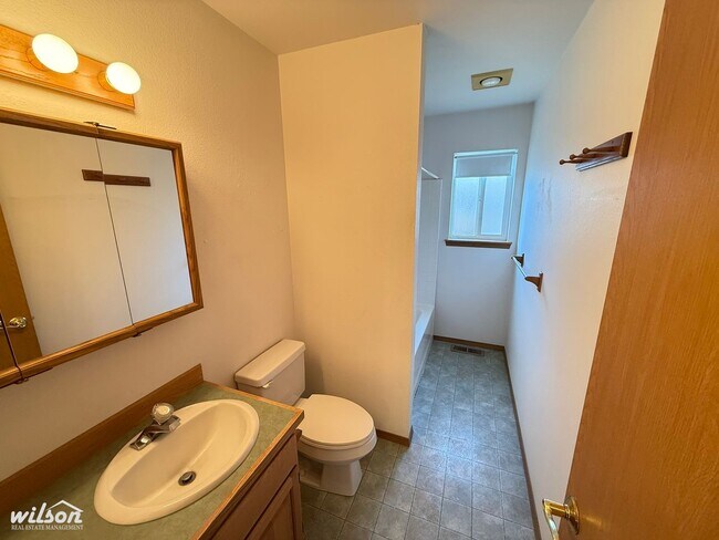 Foto del edificio - 601-603 Jade Pl
