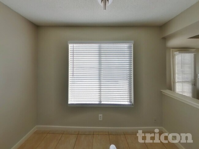 Foto del edificio - 1812 Wild Jan Dr