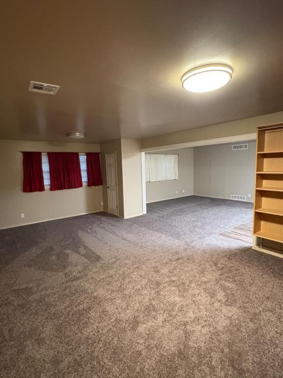 Foto del edificio - 439 Highland Dr