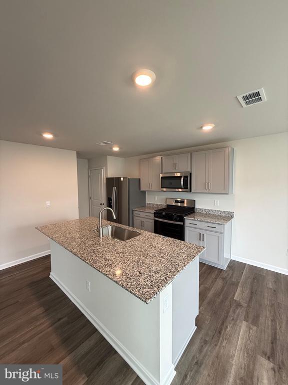 Foto principal - 114 Charing Cross Dr