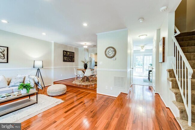 Foto del edificio - 8259 Clifton Farm Ct