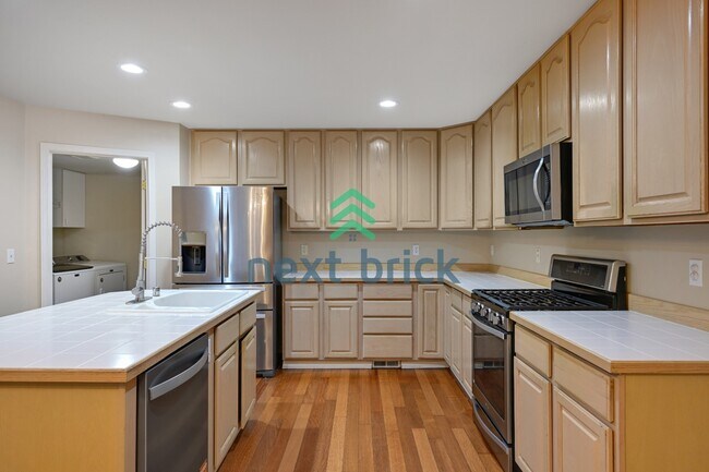 Foto del edificio - 4 Bed, 2.5 Bath | Spacious 2,460 Sq. Ft. Sammamish Home in a Top-Tier School District with Parks ...